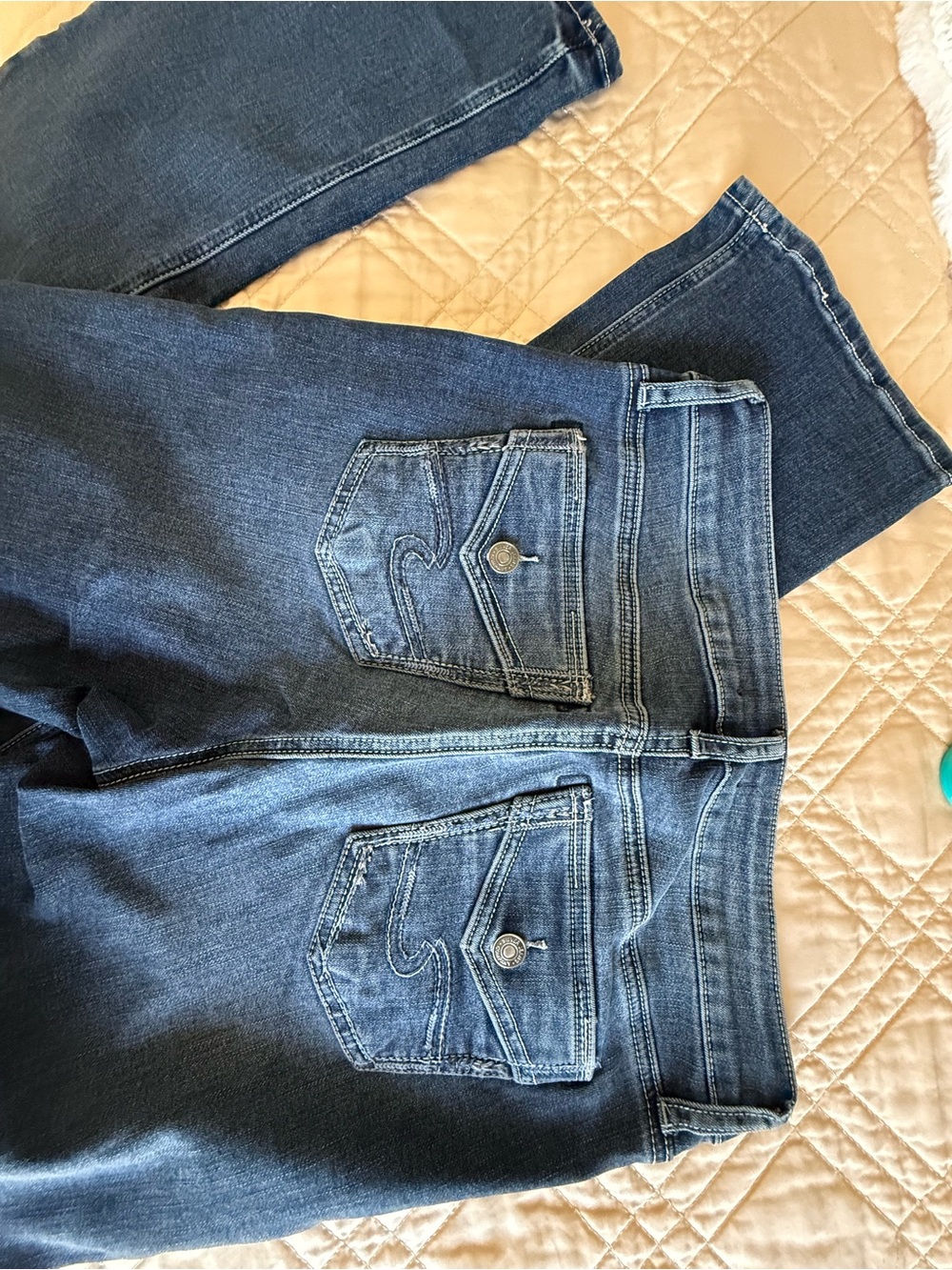 Silver Jeans Women’s Dark Blue Boot Cut Jeans with Back Pocket Detail